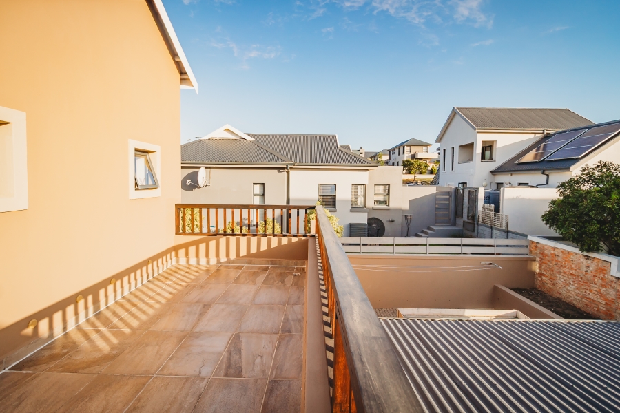 4 Bedroom Property for Sale in Kraaibosch Manor Western Cape